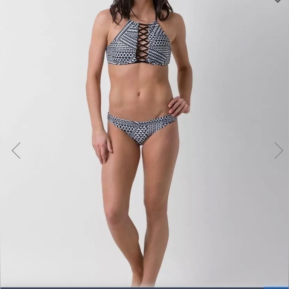 Amuse Society Marre 2 pc Lace Up Top Bikini Set Black White SZ M - Picture 1 of 5